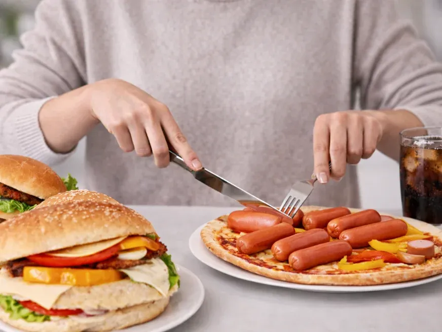 Alimentos ultraprocesados y salud intestinal: cómo impactan en la microbiota