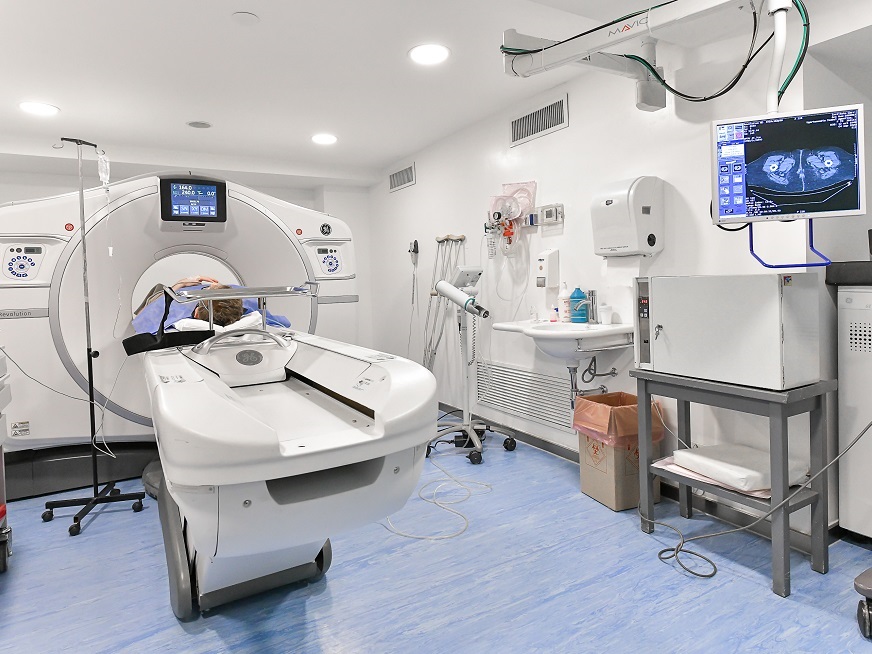 Forage de cadera bajo control tomográfico