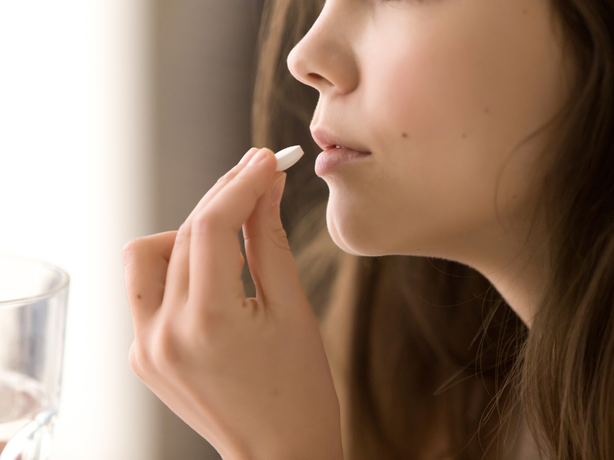 Los riesgos de la automedicación: ¿Por qué evitar el consumo crónico de Omeprazol y sus derivados?