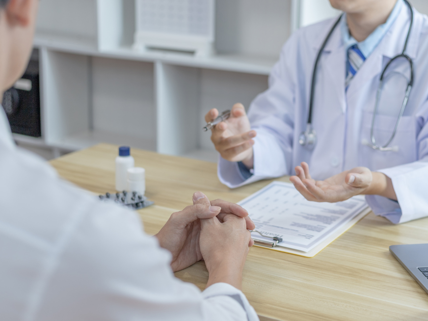 La importancia del tacto rectal en el control prostático